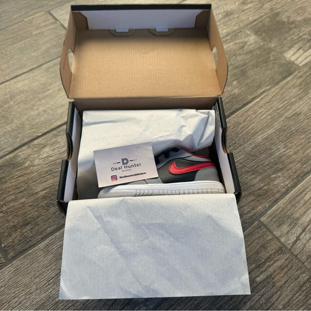 Brand New Air Jordan 1 Low Alt Easy-on Toddler/Baby sneakers - Picture 10 of 11